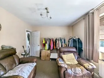 Leasehold (87 years remaining) | 2 Bedrooms | Central Location | Ideal First-Time Buy or Investment  with a 9.7% annual rental yield| with tenants in-situ| No Chain