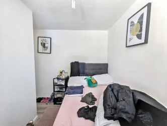 Leasehold | 3 Bedrooms | Ideal First-Time Buy or Investment | with tenants in-situ| No Chain
A well presented, leasehold ground floor flat located in a popular, modern development in Weavering, Maidstone. This property offers approximately 55 m² (588 ft²) of internal living space, featuring three bedrooms—ideal for first time buyers or investors—in an established residential neighbourhood. Leasehold tenure with council tax band C. With tenants in situ and providing a 13.4% annual rental yield this makes a strong investment choice.