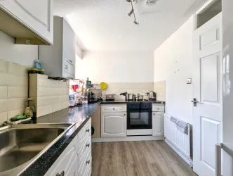 Leasehold | 3 Bedrooms | Ideal First-Time Buy or Investment | with tenants in-situ| No Chain
A well presented, leasehold ground floor flat located in a popular, modern development in Weavering, Maidstone. This property offers approximately 55 m² (588 ft²) of internal living space, featuring three bedrooms—ideal for first time buyers or investors—in an established residential neighbourhood. Leasehold tenure with council tax band C. With tenants in situ and providing a 13.4% annual rental yield this makes a strong investment choice.