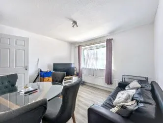 Leasehold | 3 Bedrooms | Ideal First-Time Buy or Investment | with tenants in-situ| No Chain
A well presented, leasehold ground floor flat located in a popular, modern development in Weavering, Maidstone. This property offers approximately 55 m² (588 ft²) of internal living space, featuring three bedrooms—ideal for first time buyers or investors—in an established residential neighbourhood. Leasehold tenure with council tax band C. With tenants in situ and providing a 13.4% annual rental yield this makes a strong investment choice.