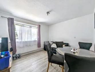 Leasehold | 3 Bedrooms | Ideal First-Time Buy or Investment | with tenants in-situ| No Chain
A well presented, leasehold ground floor flat located in a popular, modern development in Weavering, Maidstone. This property offers approximately 55 m² (588 ft²) of internal living space, featuring three bedrooms—ideal for first time buyers or investors—in an established residential neighbourhood. Leasehold tenure with council tax band C. With tenants in situ and providing a 13.4% annual rental yield this makes a strong investment choice.