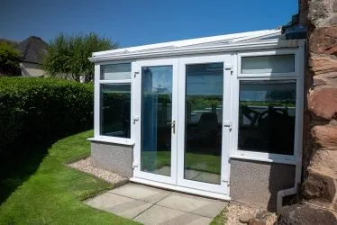 ***£85,000 reduction from Home Report Value!***
Town and Country Property Auctions are proud to present this luxurious semi-detached cottage with conservatory