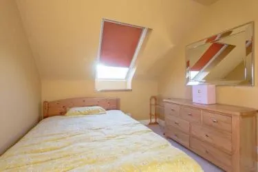***£85,000 reduction from Home Report Value!***
Town and Country Property Auctions are proud to present this luxurious semi-detached cottage with conservatory