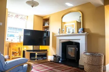 ***£85,000 reduction from Home Report Value!***
Town and Country Property Auctions are proud to present this luxurious semi-detached cottage with conservatory
