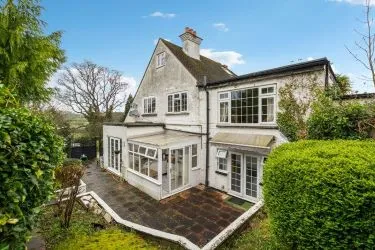 Spacious 3 bedroom Apartment Available for Sale Via Auction 30th July 2025