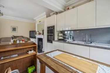 Spacious 3 bedroom Apartment Available for Sale Via Auction 30th July 2025