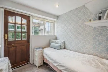 Spacious 3 bedroom Apartment Available for Sale Via Auction 30th July 2025