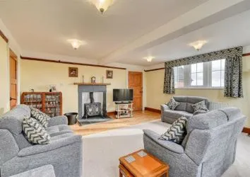 FOUR BED DETACHED CHARACTER PROPERTY IS