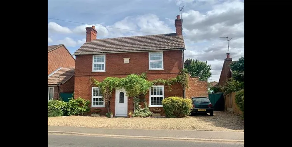 3 Bedroom Detached Property with Annex