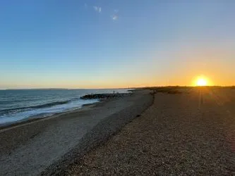 One bedroom flat ideally located just moments from Southbourne's high street and local stunning beaches.