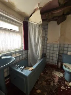 FOR SALE BY ONLINE PUBLIC AUCTION

PRE-APPLICATION PLANNING APPLICATION MADE BY THE VENDOR FOR DEMOLITION BUILD FOR 2 X TWO BEDROOM SEMI DETACHED PROPERTIES SUBJECT TO FULL PLANNING APPLICATION**

** PROSPECTIVE PURHCASERS SHOULD MAKE THEIR OWN ENQURIES OF THE LOCAL AUTHORITY.