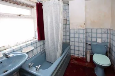 FOR SALE BY ONLINE PUBLIC AUCTION

PRE-APPLICATION PLANNING APPLICATION MADE BY THE VENDOR FOR DEMOLITION BUILD FOR 2 X TWO BEDROOM SEMI DETACHED PROPERTIES SUBJECT TO FULL PLANNING APPLICATION**

** PROSPECTIVE PURHCASERS SHOULD MAKE THEIR OWN ENQURIES OF THE LOCAL AUTHORITY.