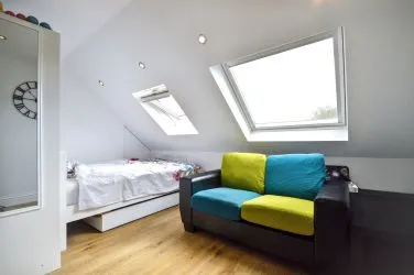 FOR SALE BY UNCONDITIONAL ONLINE AUCTION.
EXCELLENT INVESTMENT OPPORTUNITY TO ACQUIRE HIGH YIELDING HMO IN WEST LONDON.
8% YIELD
CLOSE TO TRANSPORT LINKS TO CENTRAL LONDON