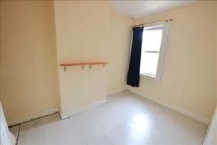 We are pleased to offer this spacious two-bed terrace in Hanley, Stoke on Trent with large rooms, rental potential, and fantastic refurb opportunity – ideal for investors or first-time buyers.