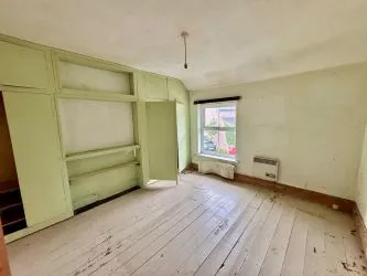 A Traditional One Bedroom Mid Terraced Cottage, Including A Converted Attic Room, Enjoying Convenient Access To Local Amenities And Conwy Town Centre. In Need Of A Scheme Of Modernisation And Benefitting From UPVC Double Glazing. An Opportunity To Create A Family Home Or Investment Property.