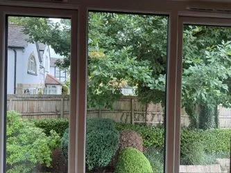 FOR SALE BY UNCONDITIONAL ONLINE AUCTION.
WELL PRESENTED TWO-BEDROOM RETIREMENT FLAT IN DESIRABLE LOCATION.
OVER 60S ONLY.
NEAR TO ROUNDHAY PARK.
LIFT.
PART TIME HOUSE MANAGER.