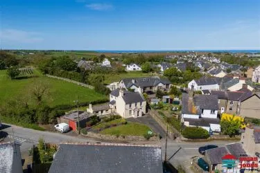 Open days: Thursday 31st July & 21st August 11:00 – 11:30. for somewhere with plenty of scope and potential? Here you will find a spacious 4 Bedroomed property on a sizable plot with outbuilding and workshop.