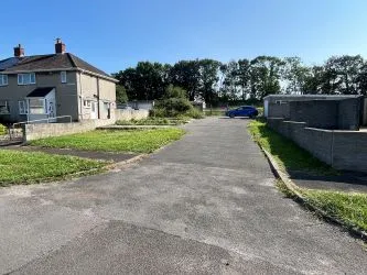 Large plot in Long Acre, North Cornelly, Bridgend, CF33 4BE
Guide Price £115,000 plus fees
Auction 28.8.25