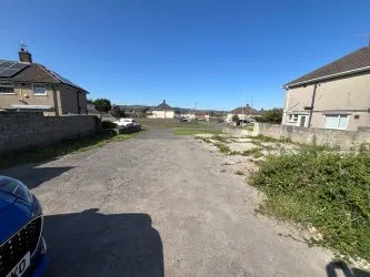 Large plot in Long Acre, North Cornelly, Bridgend, CF33 4BE
Guide Price £115,000 plus fees
Auction 28.8.25