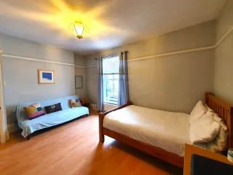 UNBROKEN TITLE BLOCK OF 4 APARTMENTS TO SOLD AT AUCTION