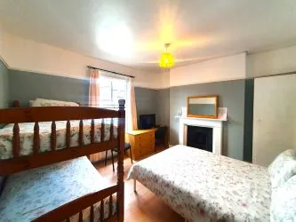 UNBROKEN TITLE BLOCK OF 4 APARTMENTS TO SOLD AT AUCTION