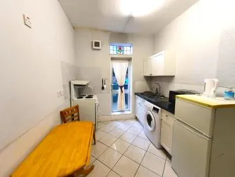 UNBROKEN TITLE BLOCK OF 4 APARTMENTS TO SOLD AT AUCTION