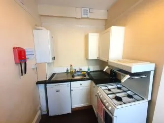 UNBROKEN TITLE BLOCK OF 4 APARTMENTS TO SOLD AT AUCTION