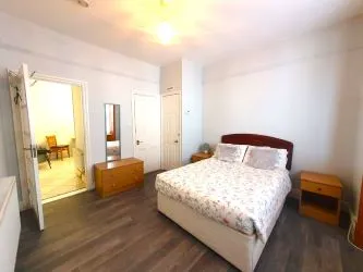 UNBROKEN TITLE BLOCK OF 4 APARTMENTS TO SOLD AT AUCTION