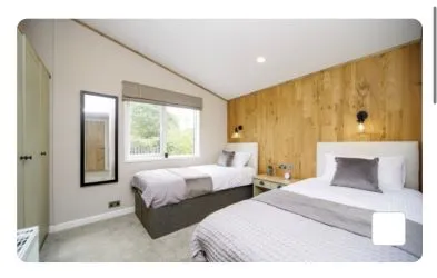 ATLAS DEBONAIR LODGE