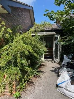 Tenure: Freehold
Offering excellent investment and development opportunity
An imposing Grade II* former school/nursing home
Large grounds
Ample parking