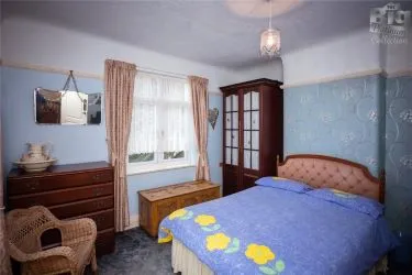 TCPA are delighted to present for sale this spacious 3 / 4 bedroom detached FAMILY HOME in the popular town of LLANDUDNO.