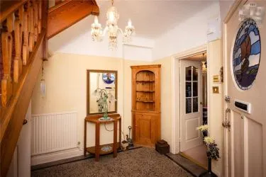 TCPA are delighted to present for sale this spacious 3 / 4 bedroom detached FAMILY HOME in the popular town of LLANDUDNO.