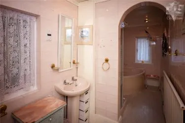 TCPA are delighted to present for sale this spacious 3 / 4 bedroom detached FAMILY HOME in the popular town of LLANDUDNO.