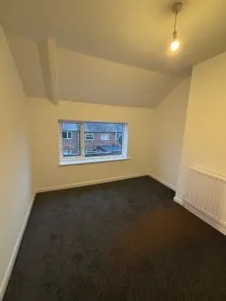 🏠 2 Bed Terrace Property - For Sale With Lease In Place