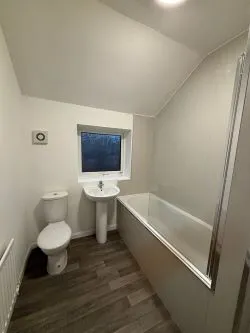 🏠 2 Bed Terrace Property - For Sale With Lease In Place