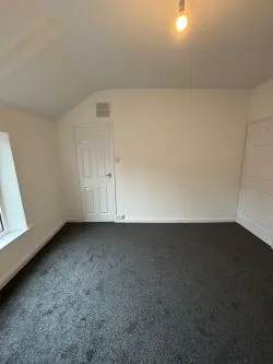 🏠 2 Bed Terrace Property - For Sale With Lease In Place
