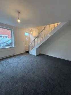 🏠 2 Bed Terrace Property - For Sale With Lease In Place