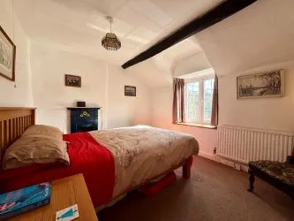 4 Tai Newyddion is a charming 4 bedroom semi-detached property, standing within the centre of the village of Llanfachreth. Enjoying well-proportioned accommodation, with a side and front garden.