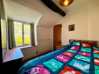 4 Tai Newyddion is a charming 4 bedroom semi-detached property, standing within the centre of the village of Llanfachreth. Enjoying well-proportioned accommodation, with a side and front garden.