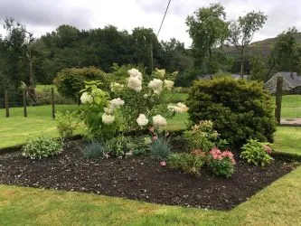 4 Tai Newyddion is a charming 4 bedroom semi-detached property, standing within the centre of the village of Llanfachreth. Enjoying well-proportioned accommodation, with a side and front garden.