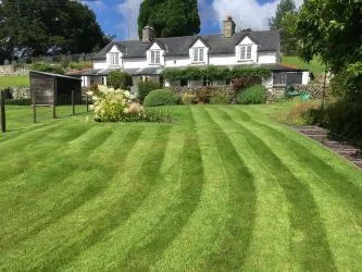 4 Tai Newyddion is a charming 4 bedroom semi-detached property, standing within the centre of the village of Llanfachreth. Enjoying well-proportioned accommodation, with a side and front garden.