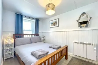Charming coastal cottage with harbour views, modern comforts, and timeless character—just steps from Port Isaac.