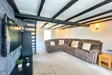 Charming coastal cottage with harbour views, modern comforts, and timeless character—just steps from Port Isaac.