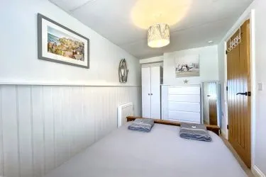 Charming coastal cottage with harbour views, modern comforts, and timeless character—just steps from Port Isaac.