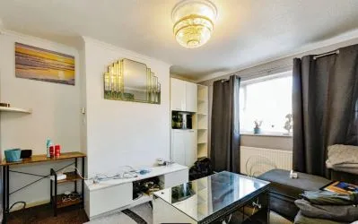 FOR SALE BY ONLINE PUBLIC AUCTION

THREE BEDROOM SEMI DETACHED PROPERTY  / FOUR BEDROOM HMO

WELL PRESENTED ACCOMMODATION

OFF STREET PARKING