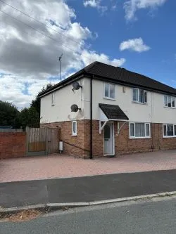 FOR SALE BY ONLINE PUBLIC AUCTION

THREE BEDROOM SEMI DETACHED PROPERTY  / FOUR BEDROOM HMO

WELL PRESENTED ACCOMMODATION

OFF STREET PARKING