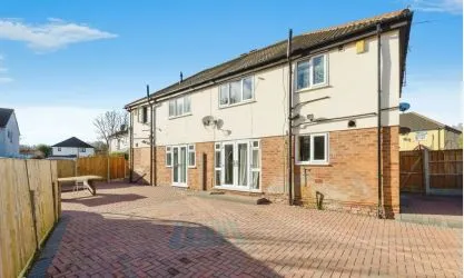 FOR SALE BY ONLINE PUBLIC AUCTION

THREE BEDROOM SEMI DETACHED PROPERTY  / FOUR BEDROOM HMO

WELL PRESENTED ACCOMMODATION

OFF STREET PARKING