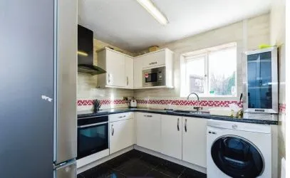 FOR SALE BY ONLINE PUBLIC AUCTION

THREE BEDROOM SEMI DETACHED PROPERTY  / FOUR BEDROOM HMO

WELL PRESENTED ACCOMMODATION

OFF STREET PARKING