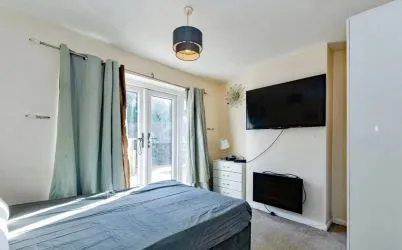 FOR SALE BY ONLINE PUBLIC AUCTION

THREE BEDROOM SEMI DETACHED PROPERTY  / FOUR BEDROOM HMO

WELL PRESENTED ACCOMMODATION

OFF STREET PARKING