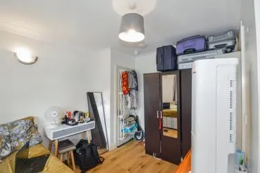 FOR SALE BY UNCONDITIONAL ONLINE AUCTION.
EXCELLENT INVESTMENT OPPORTUNITY TO ACQUIRE HIGH YIELDING HMO IN WEST LONDON.
8% YIELD
CLOSE TO TRANSPORT LINKS TO CENTRAL LONDON